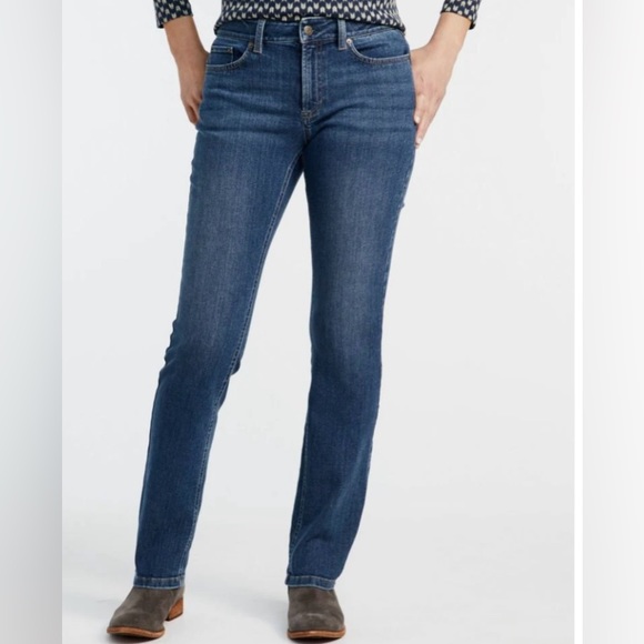 L.L. Bean Denim - Woman’s LL BeanFlex favorite straight fit, stretch jeans, SZ 10, outerwear